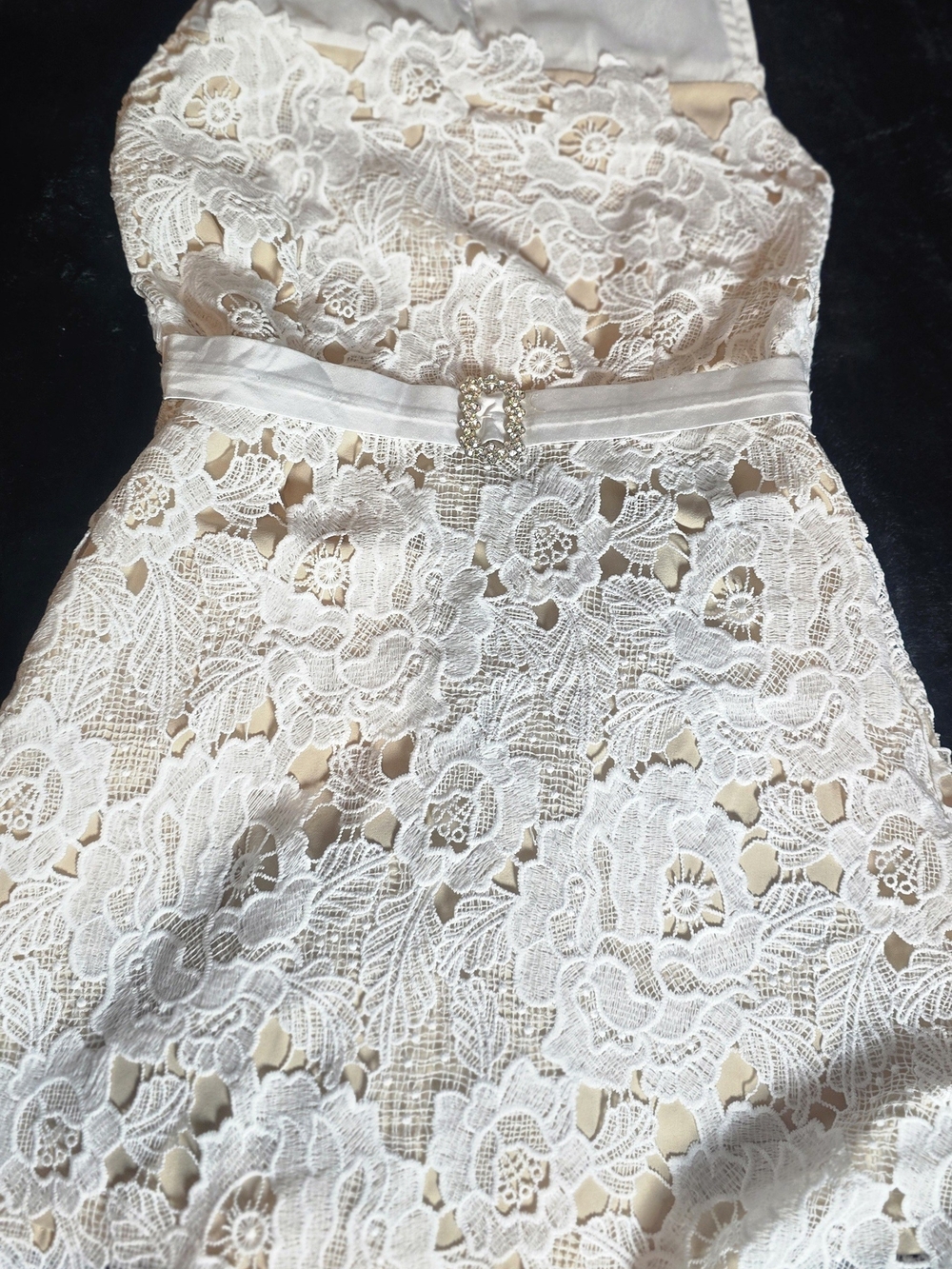 Source Unknown Ivory Strapless Lace Dress with Rhinestone Buckle